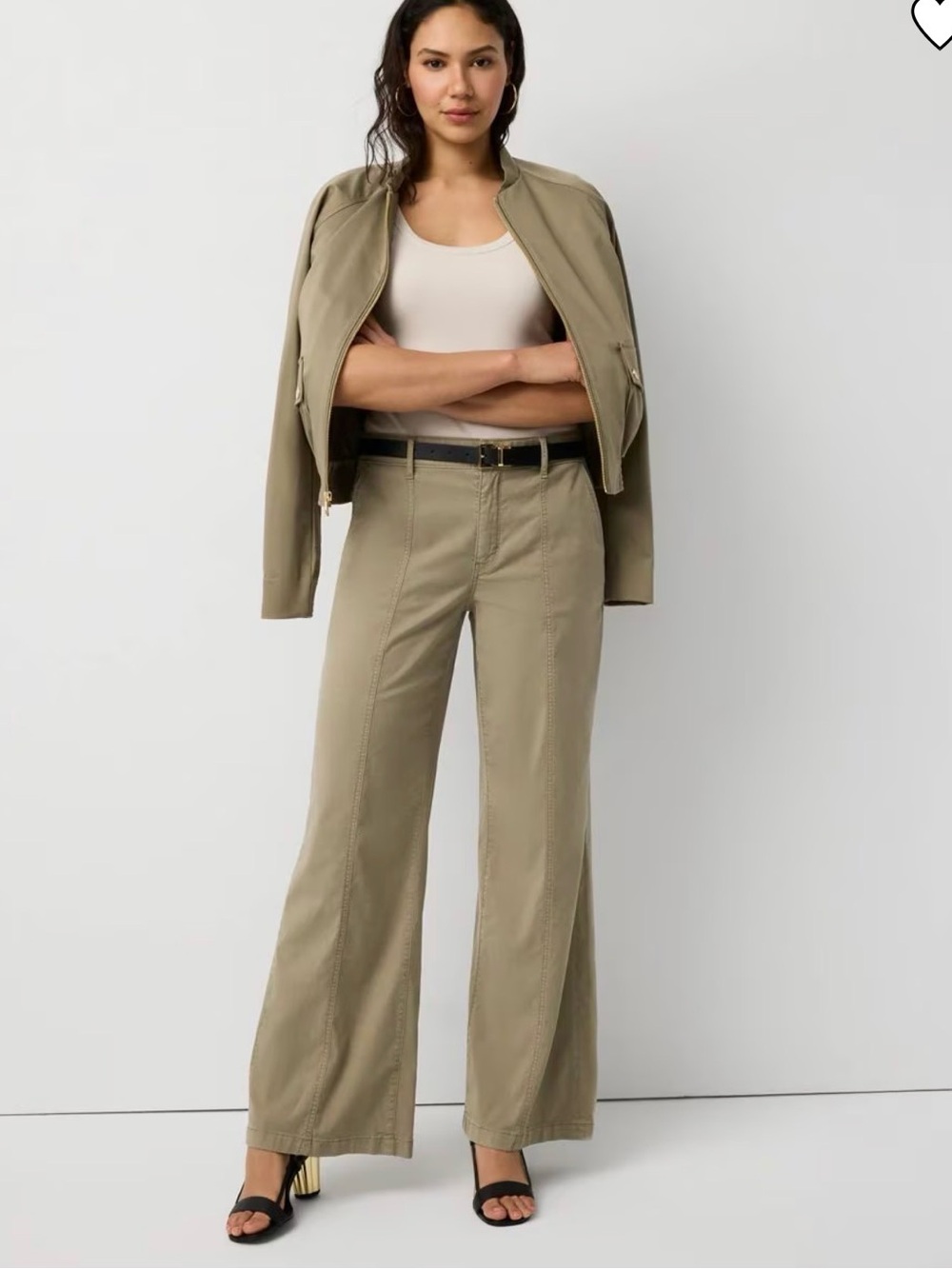 White House Black Market Pret Seamed Extra High Rise Wide Leg Jean/Pants